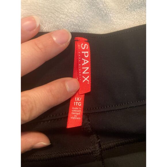 Spanx | Black Ankle Skinny Stretch Shapewear Pants | 1X - Picture 2 of 4